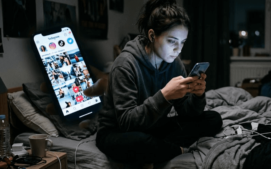 Sosyal Medya Bağımlılığı Nedir? Neden Bu Kadar Bağlanıyoruz? | Samsun Atakum Psikolog